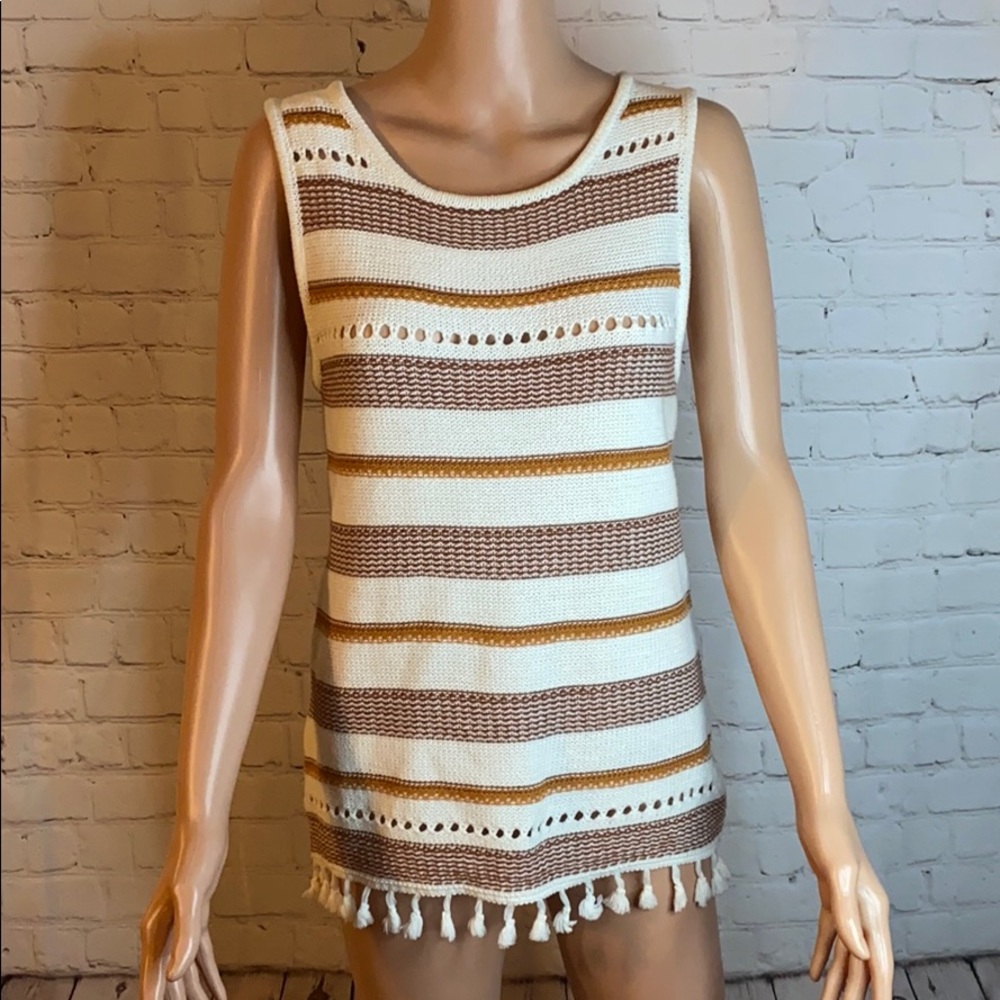 Alya Francesca’s sweater top! Size Small NWT white and orange